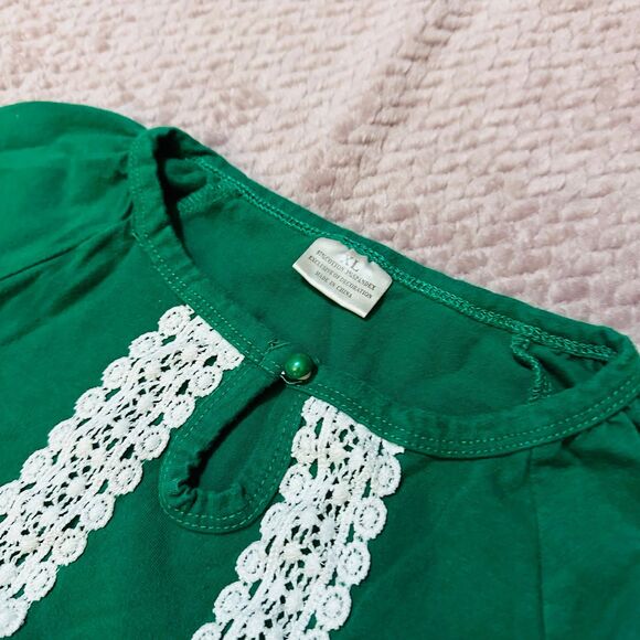 Girl’s green Ruffle Christmas Top Size 5 - Picture 3 of 4